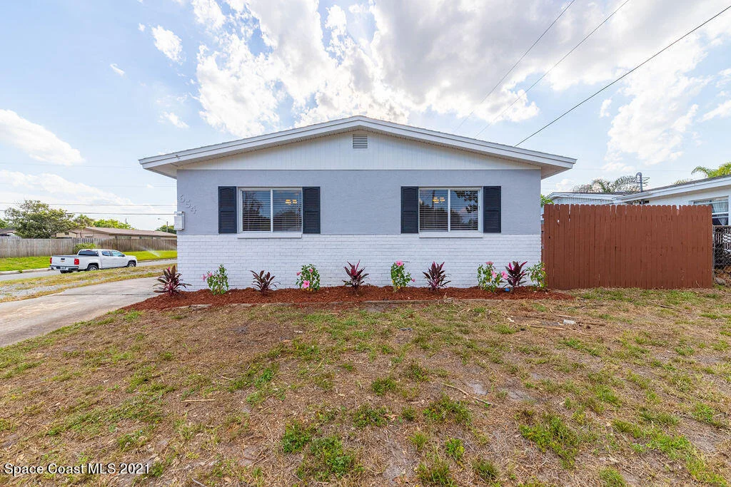 Photo of 654 Teak Drive