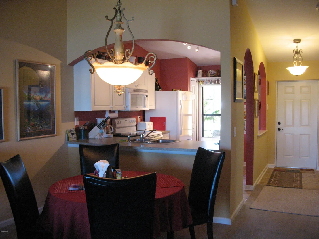 Photo of Unit 105 at 975 Luminary Circle