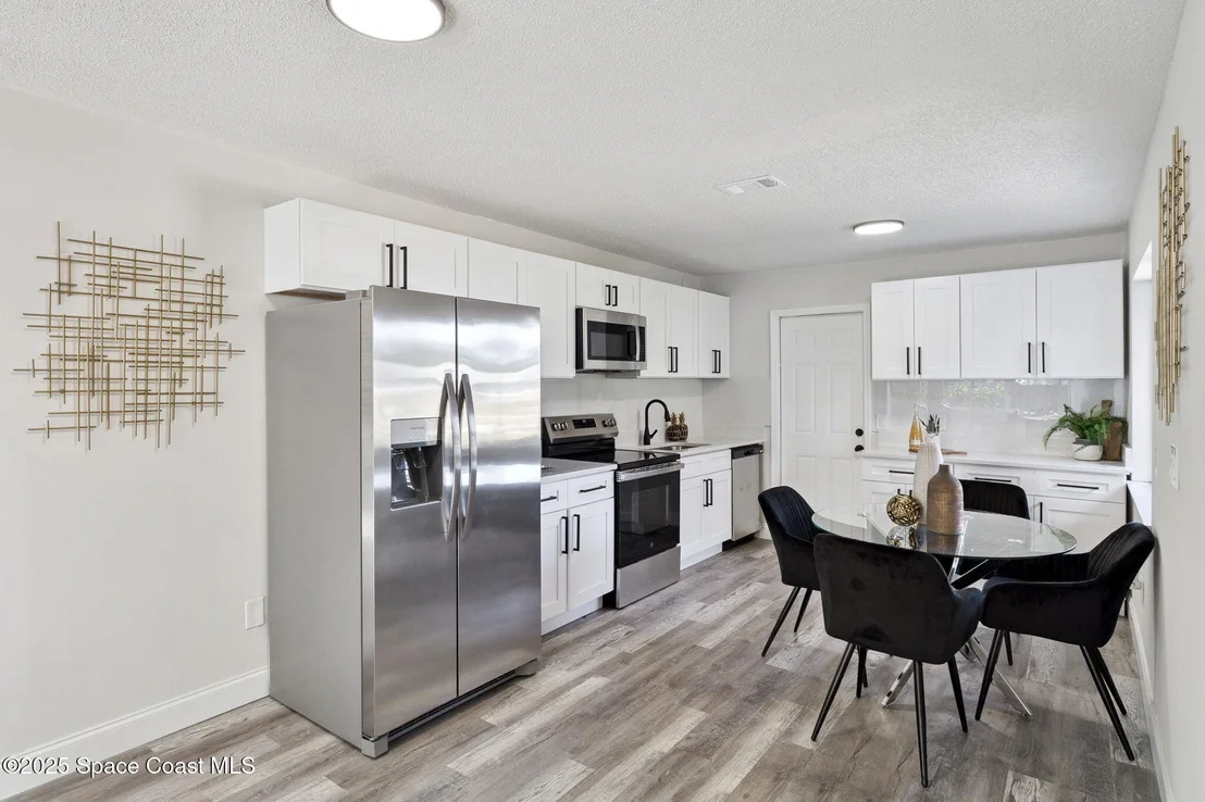 Photo of 1296 Dawn Street NE
