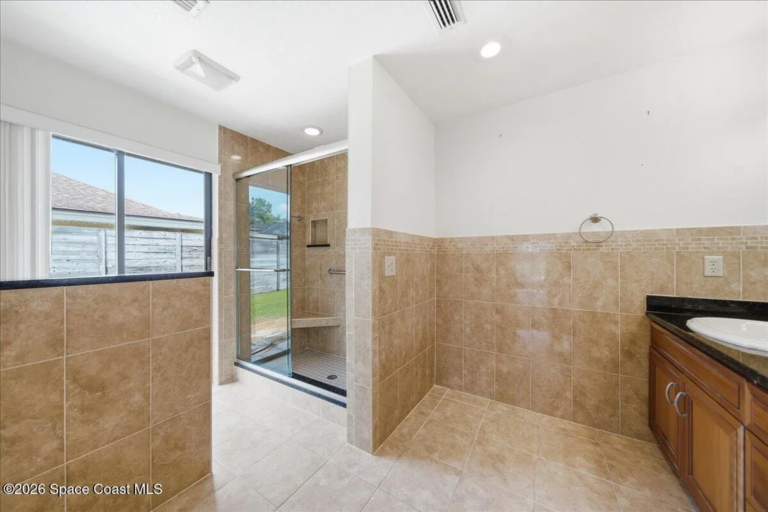 Photo of 653 Doral Lane