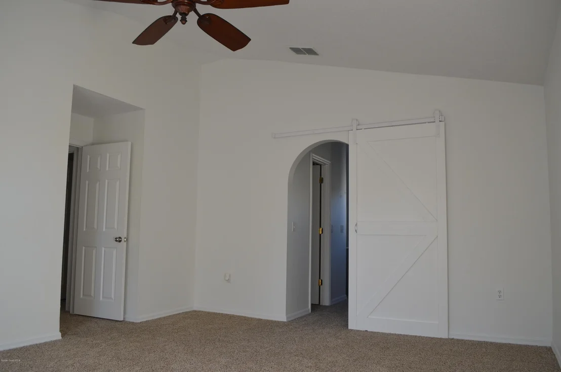 Photo of 689 Macon Drive
