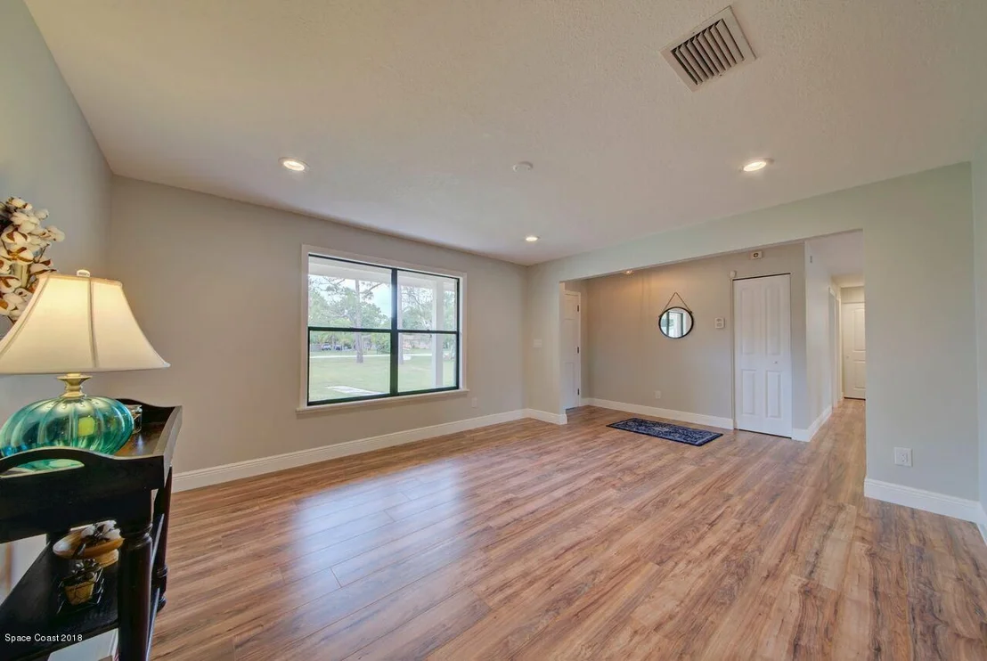 Photo of 2665 Lakehill Road