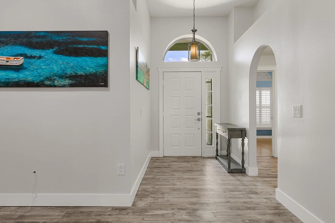 Photo of 1223 White Oak Circle