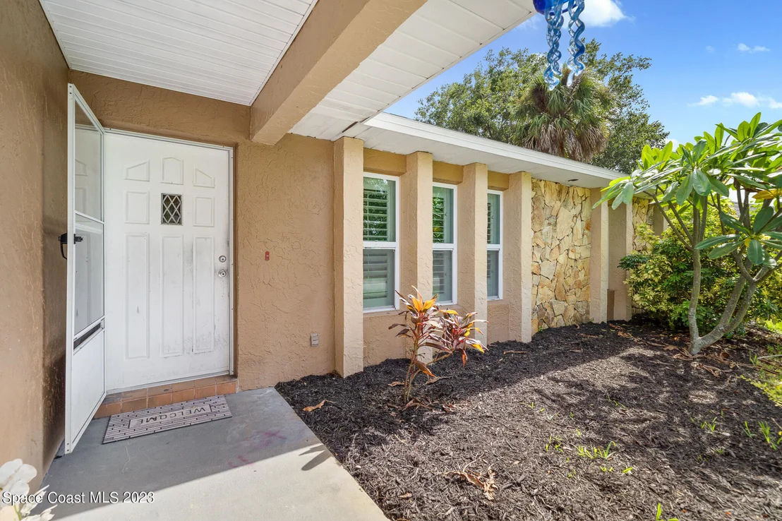 Photo of 990 Emerald Road SE
