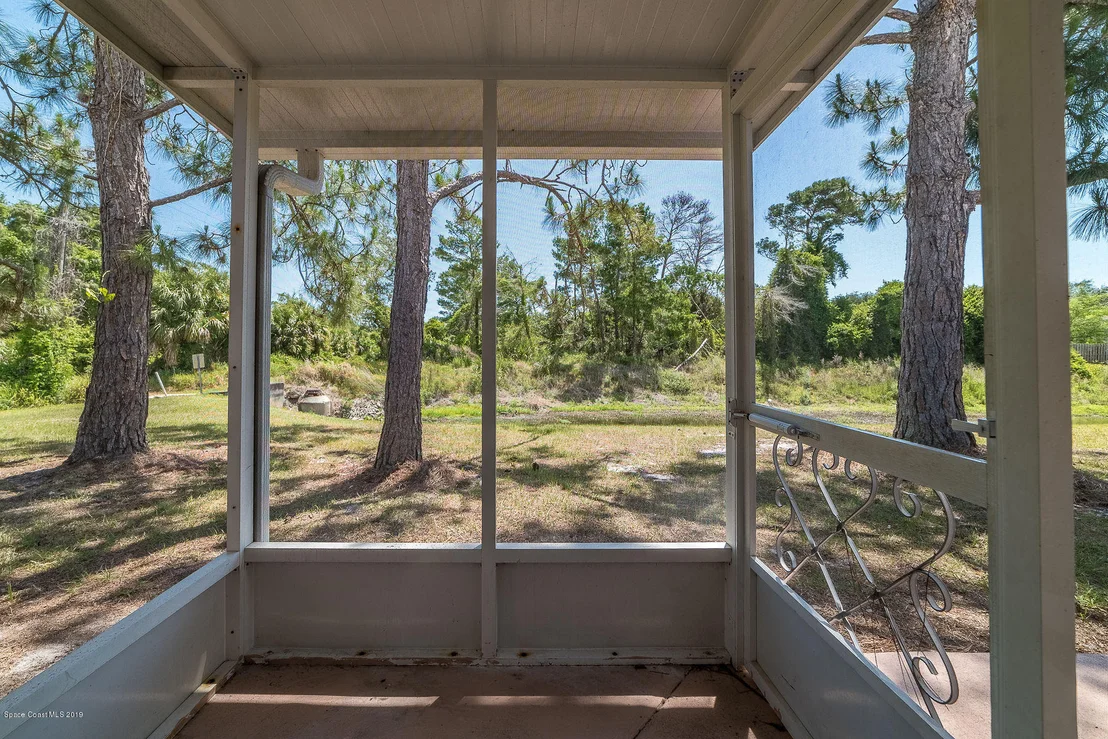 Photo of 1101 Goldenrod Circle NE