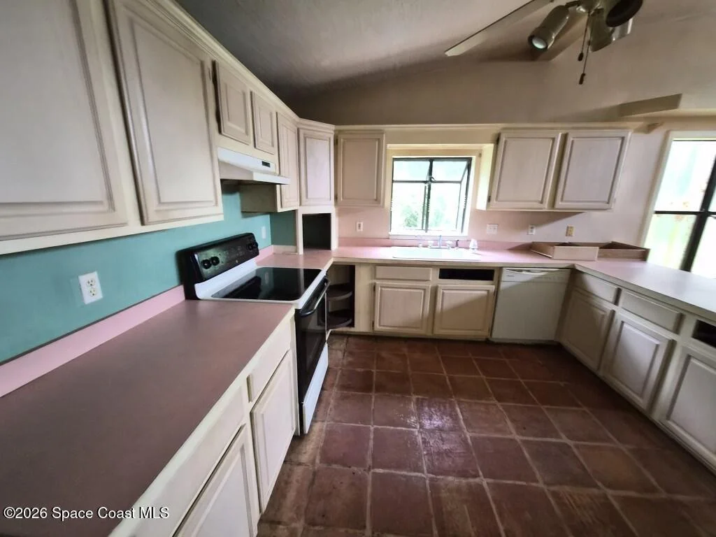 Photo of 180 Lee Road
