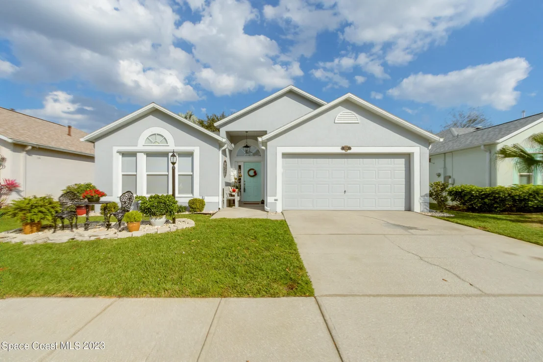 Photo of 1218 White Oak Circle