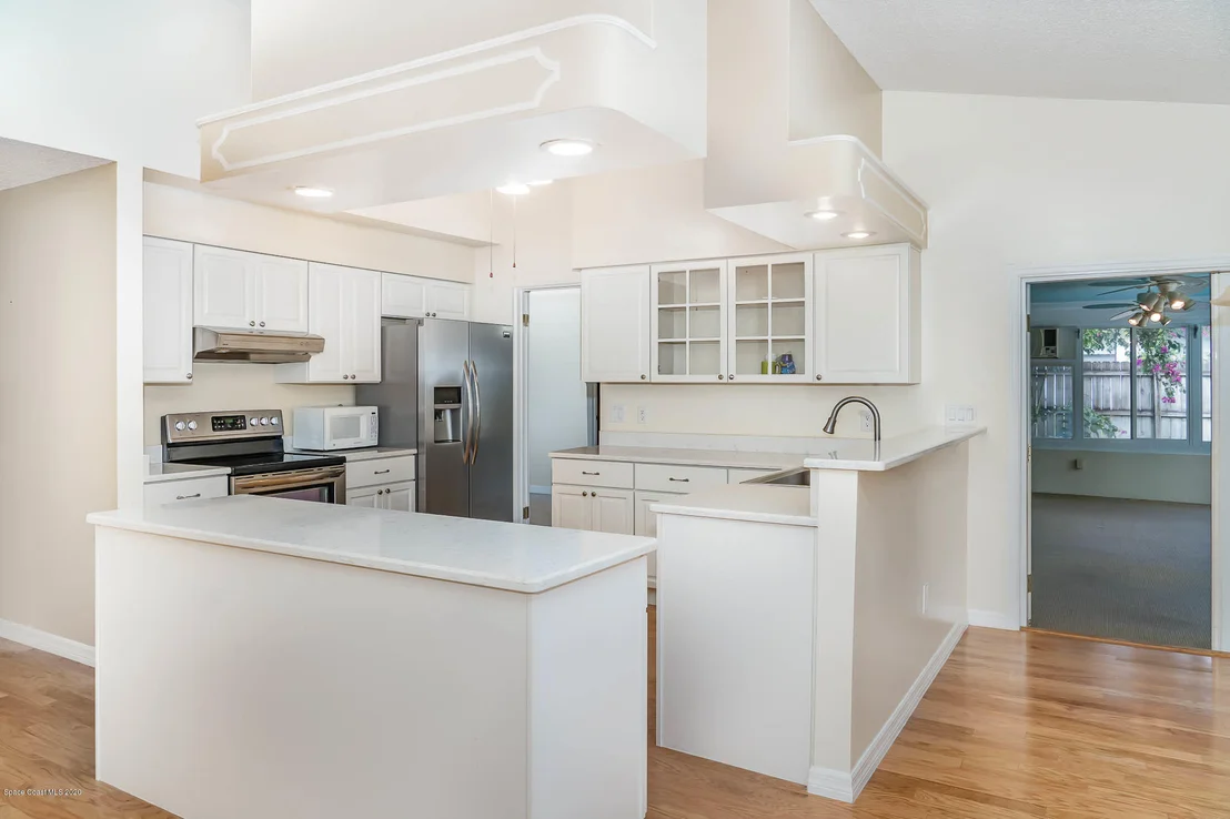 Photo of 2762 School Drive NE