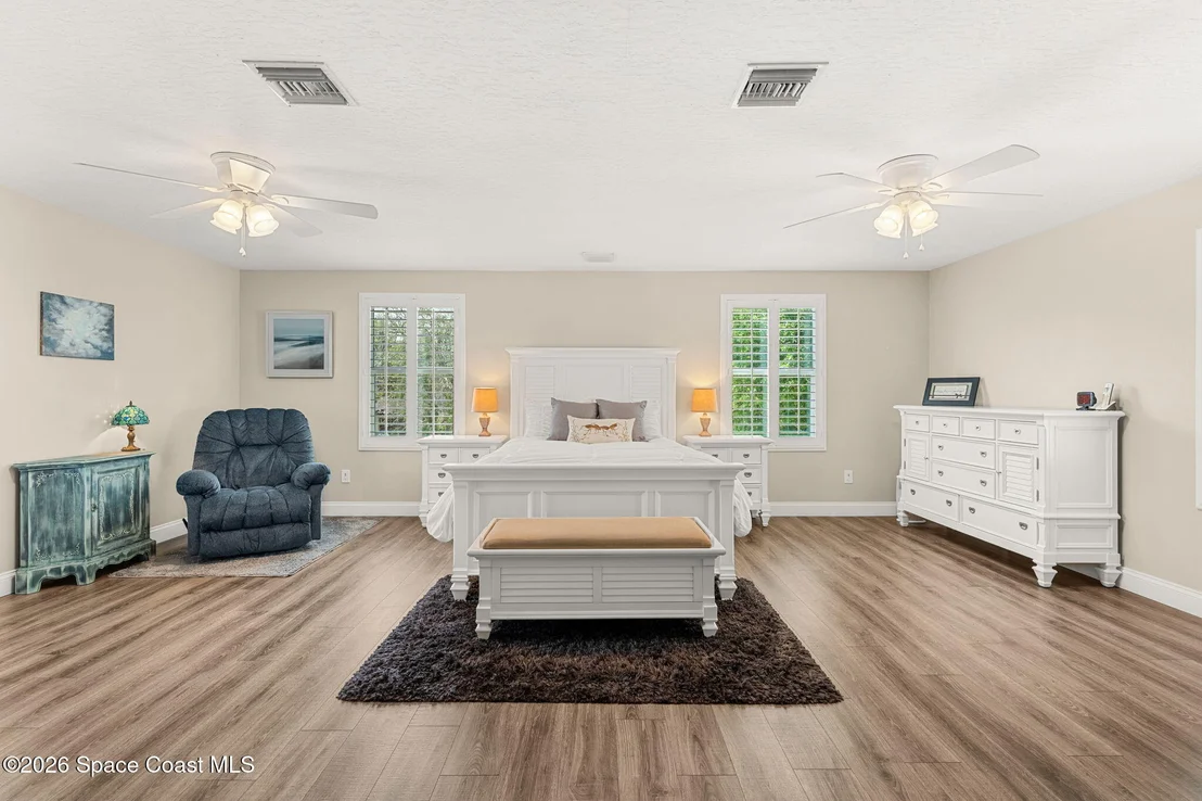 Photo of 5687 Holden Road