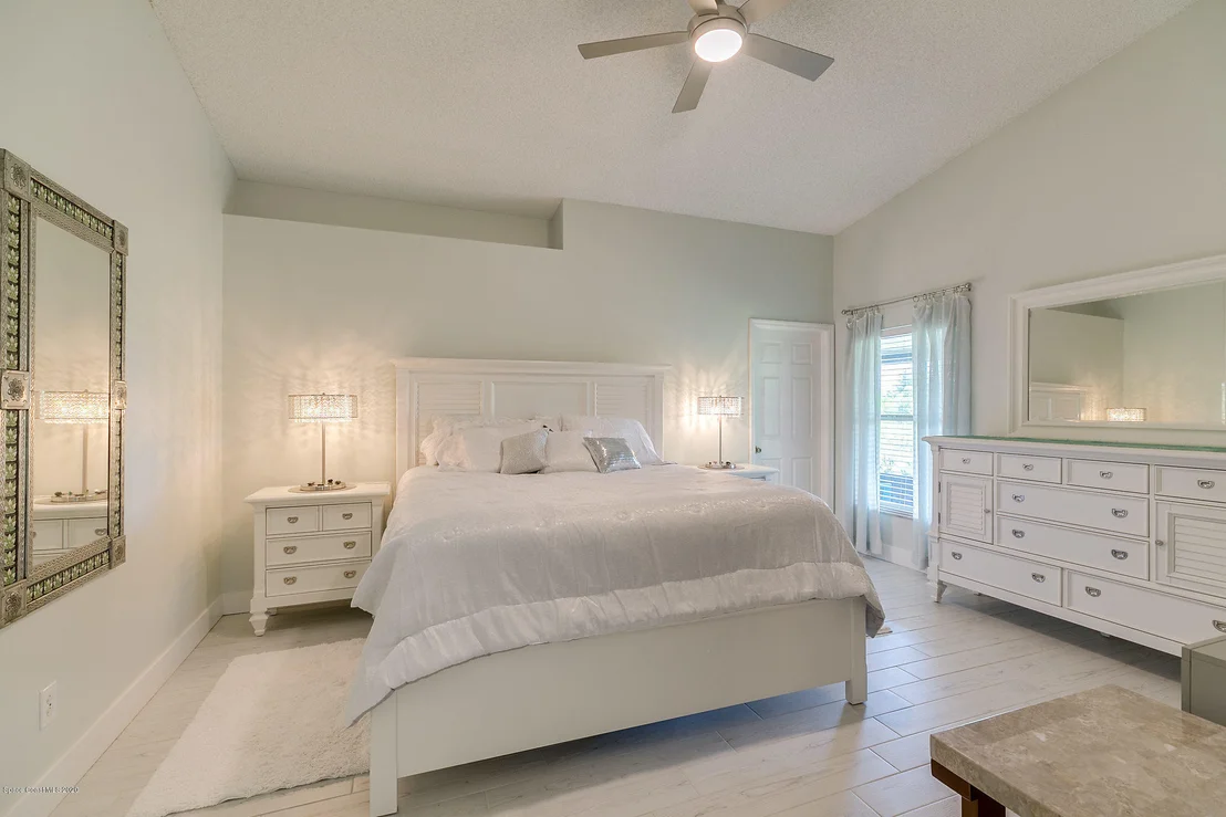 Photo of 877 Villa Drive