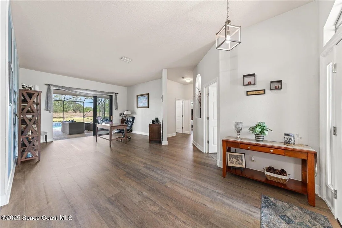 Photo of 2100 Windbrook Drive SE