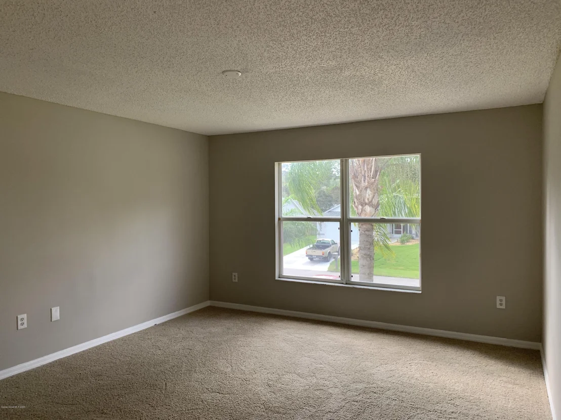 Photo of 575 Balcom SE