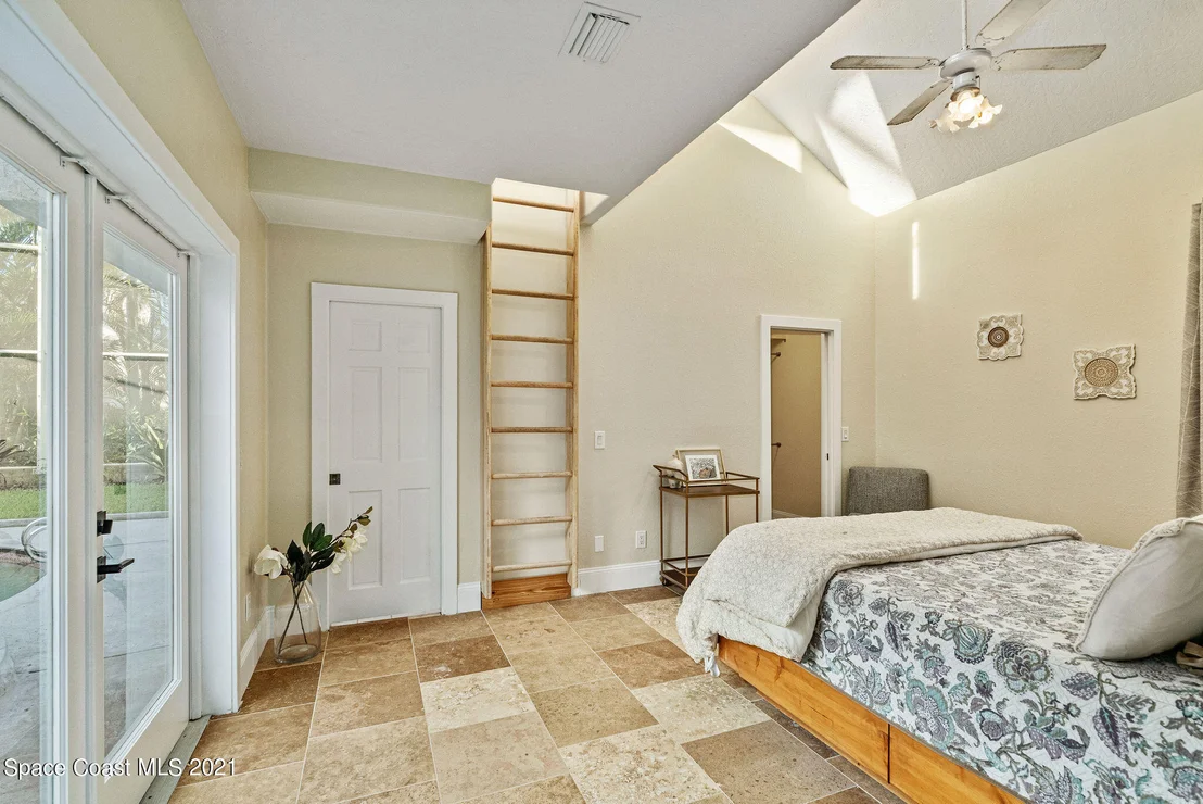 Photo of 472 Peregrine Drive
