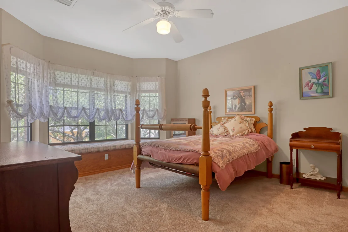 Photo of 561 Nightingale Drive