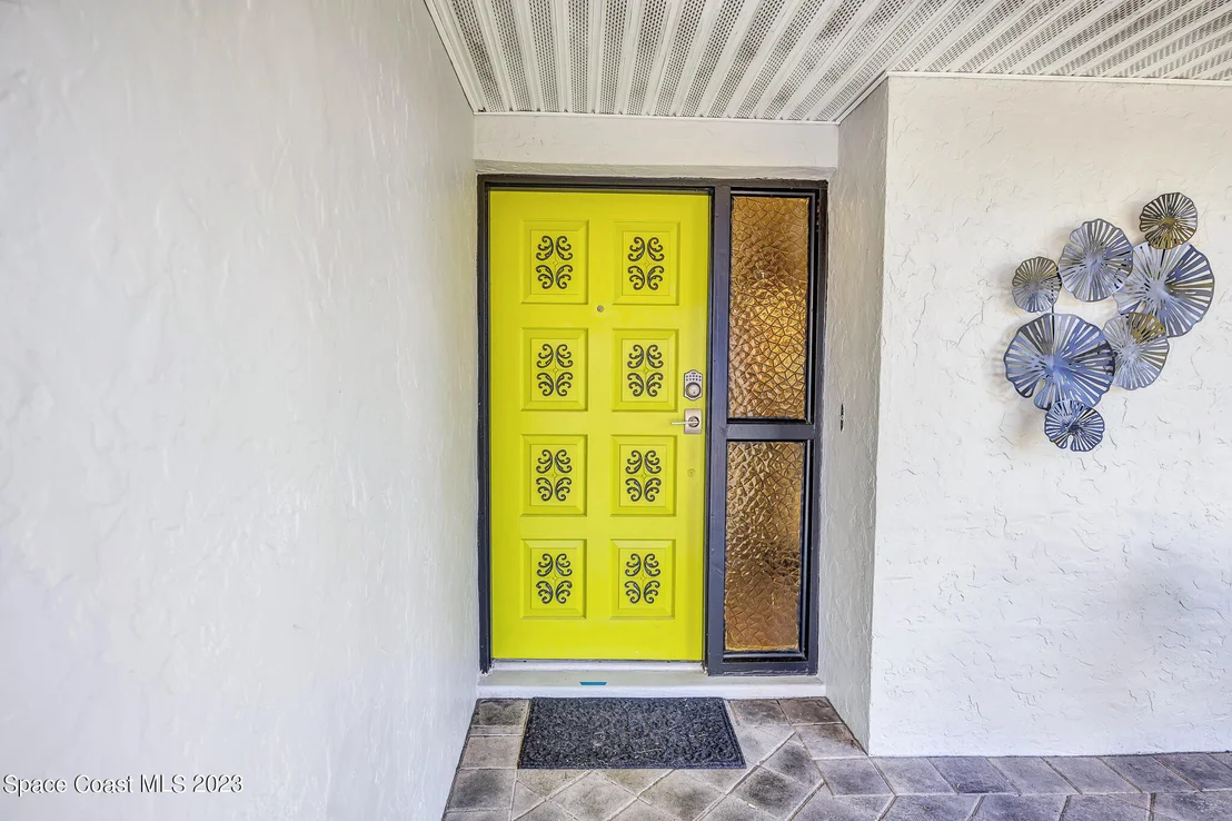 Photo of 380 Bahama Drive