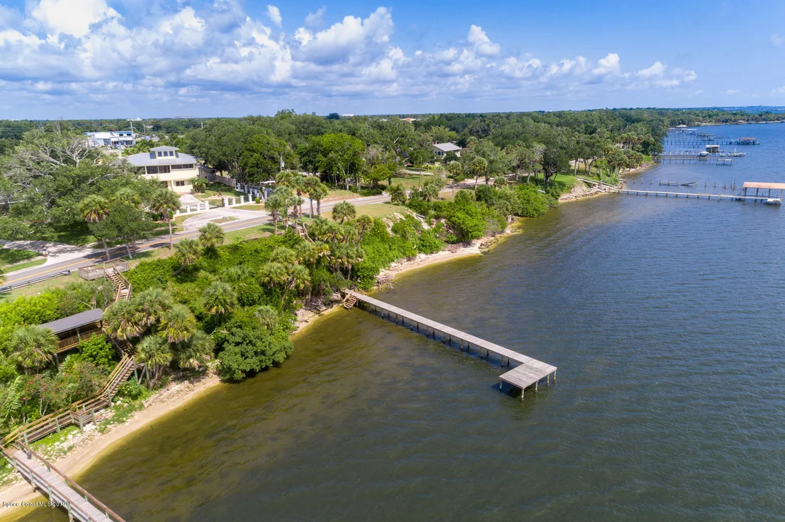 Photo of 865 N Indian River Drive N