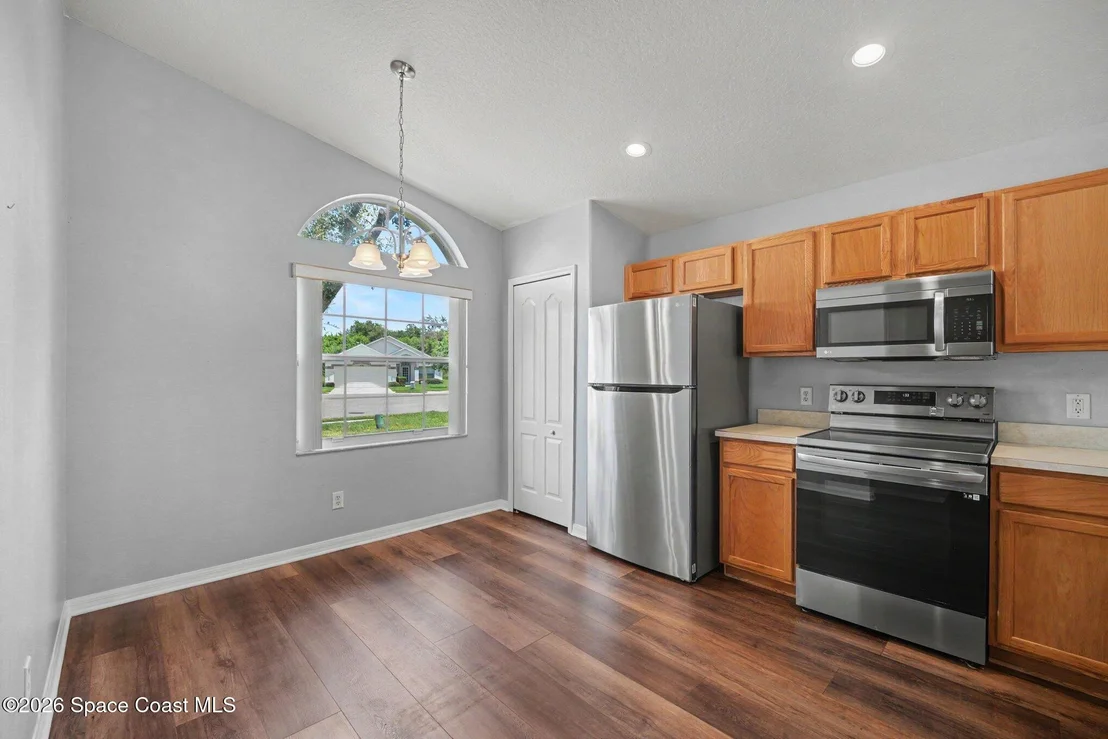 Photo of 2476 Hidden Pine Lane NE