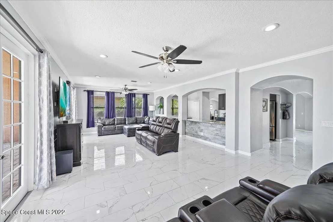 Photo of 1405 Talon Way