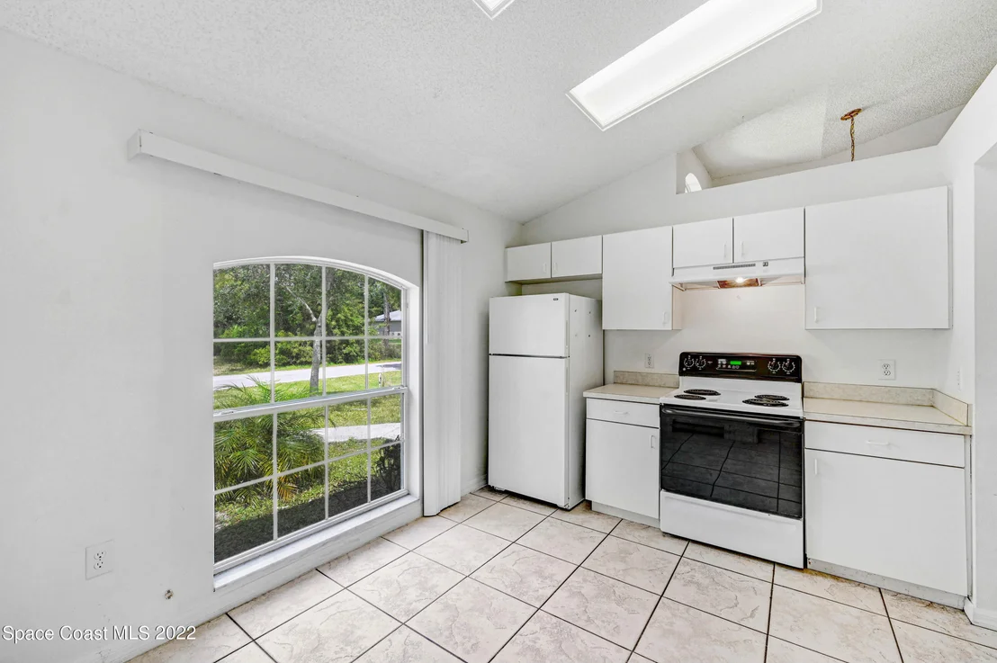 Photo of 1320 Rascal Street SE
