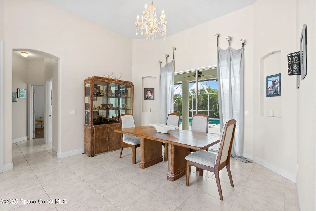 Photo of 4540 Canard Road