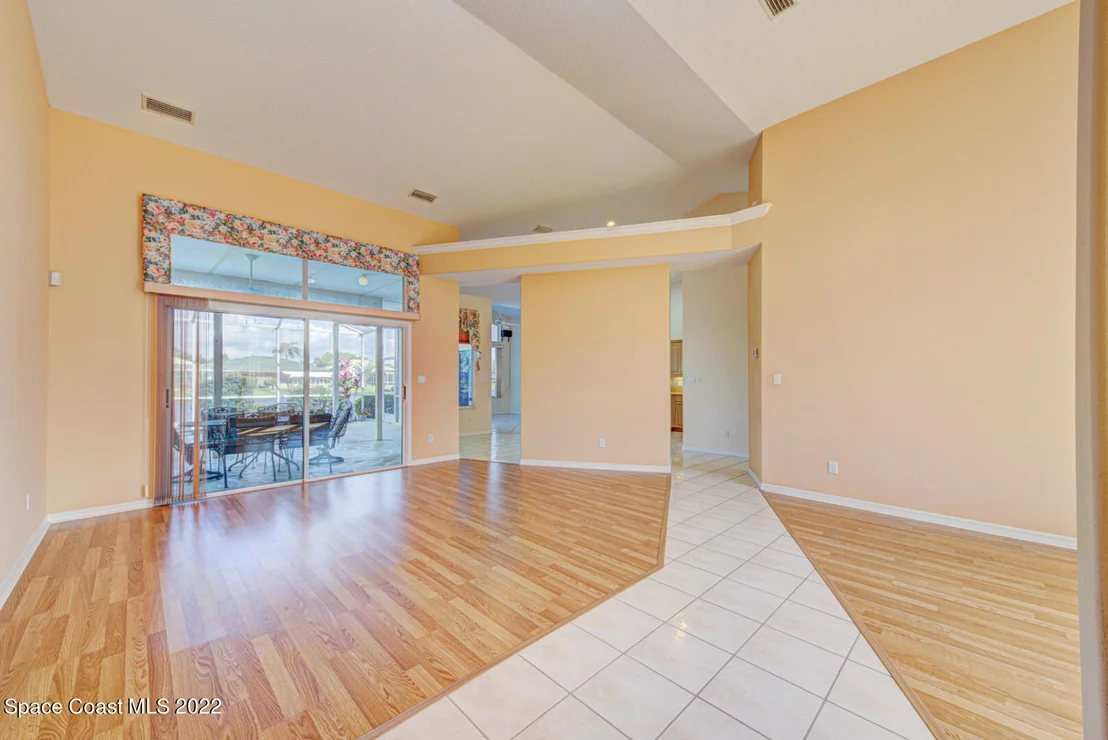 Photo of 1004 Fieldstone Drive