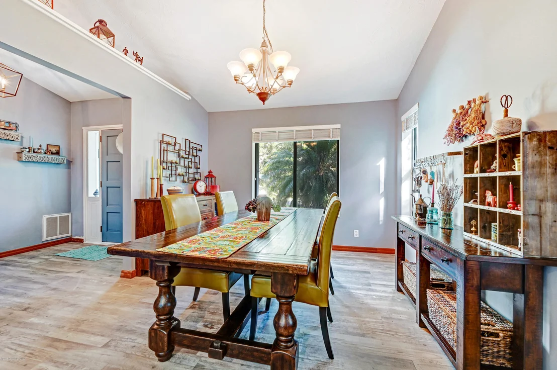 Photo of 255 Cardinal Drive