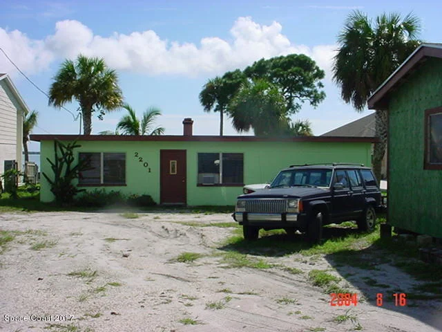 Photo of 2201 Pineapple Avenue