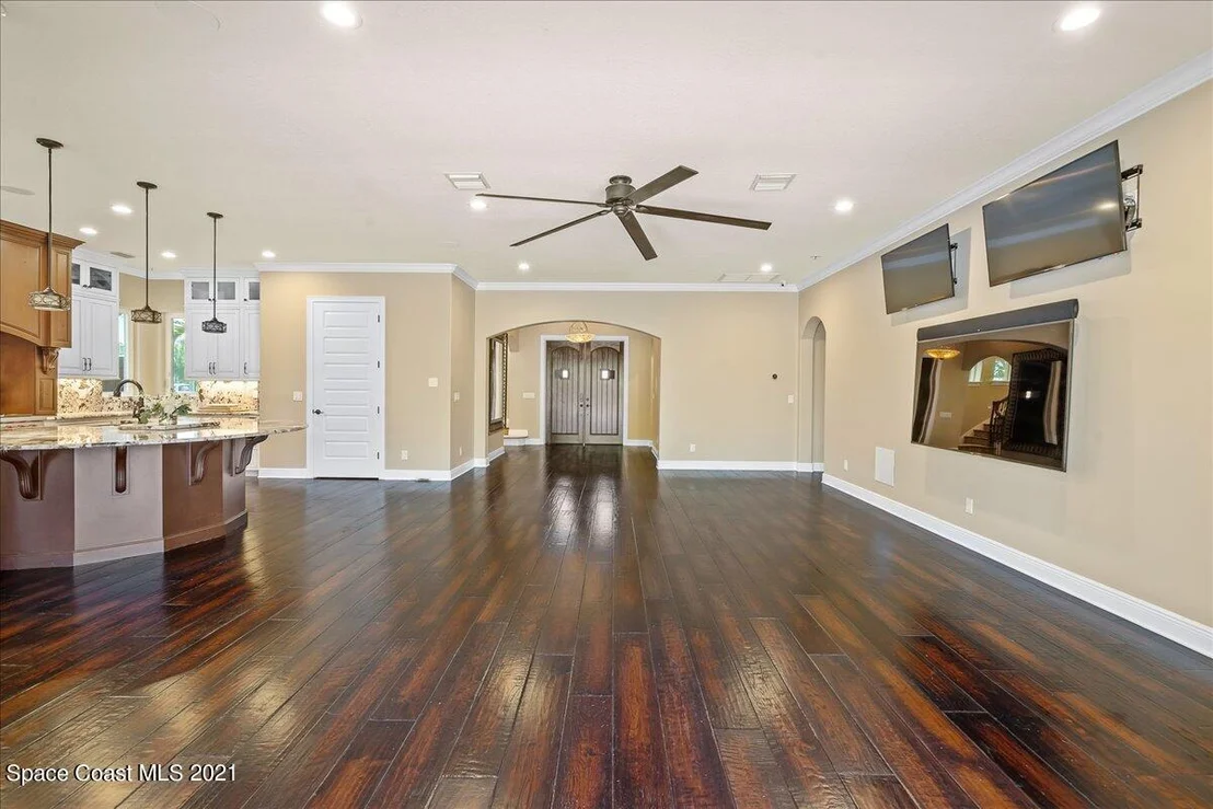 Photo of 300 2nd Avenue
