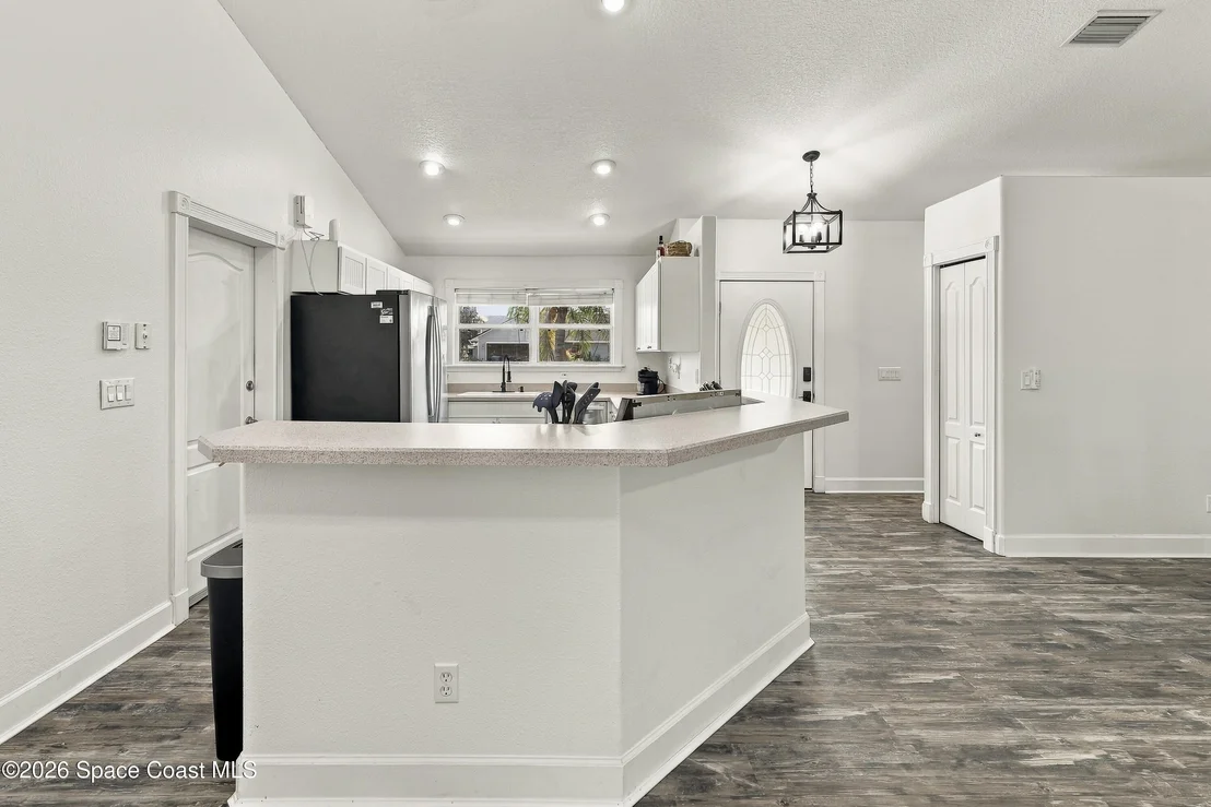 Photo of 449 NE Gilbert Drive NE