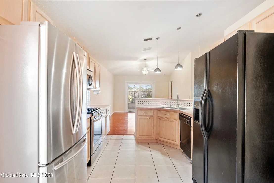 Photo of 1111 White Oak Circle