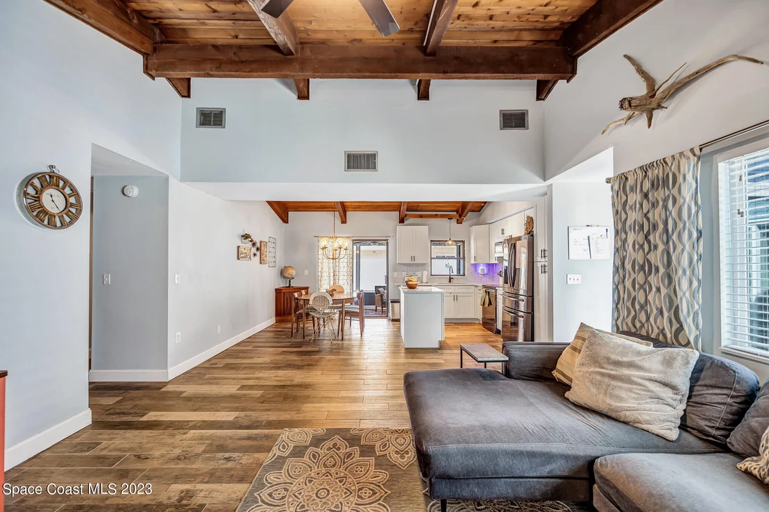 Photo of 245 Applewood Circle