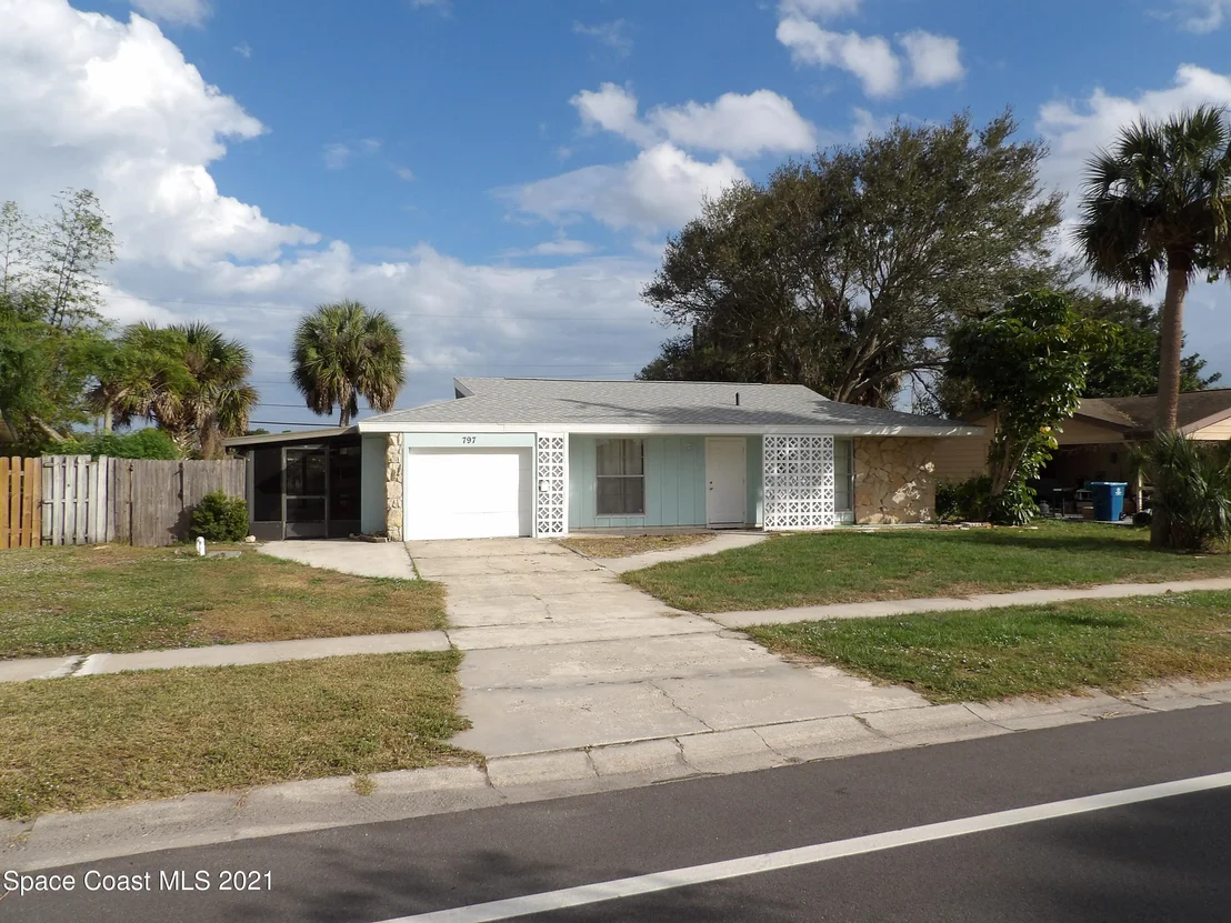 Photo of 797 Bianca Drive NE