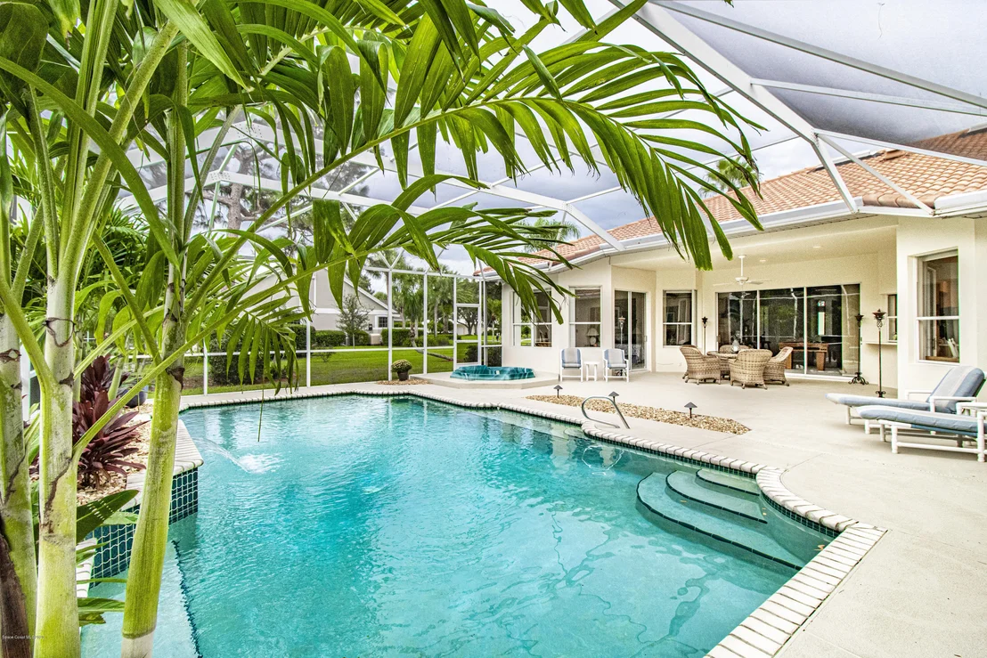 Photo of 735 Glengarry Drive