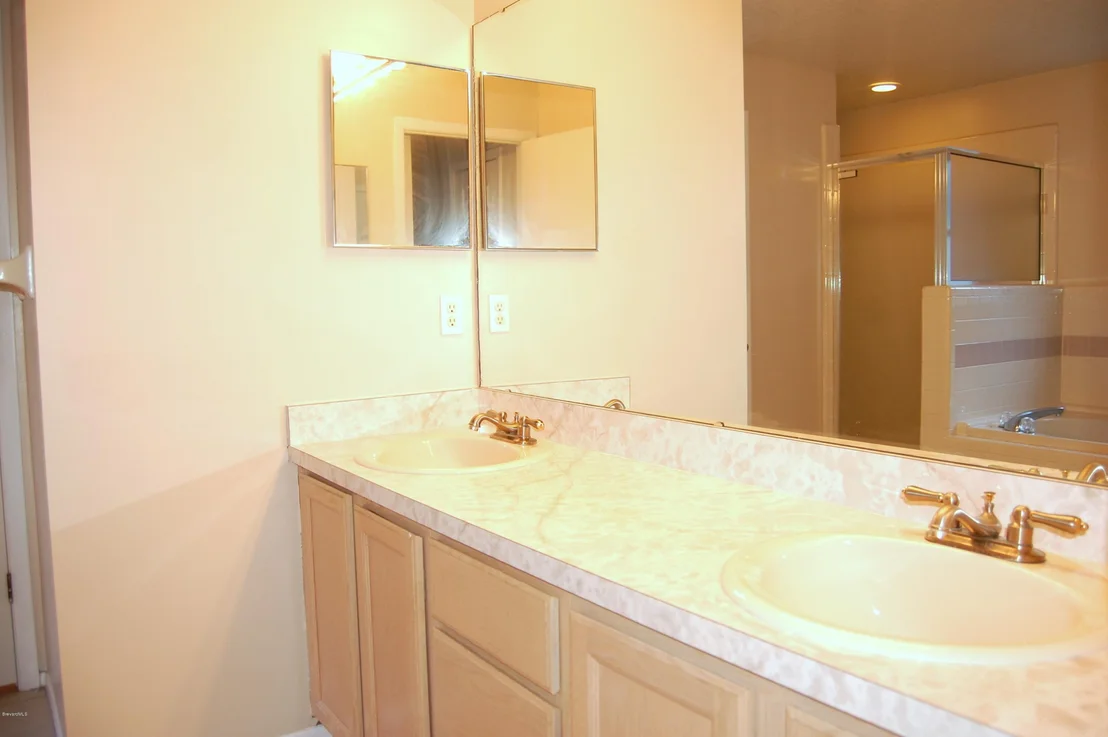 Photo of 150 Lancer Oak Drive