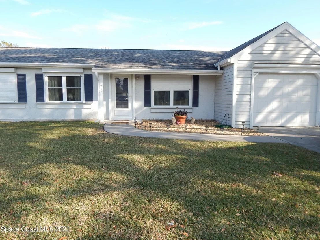 Photo of 1638 Riviera Drive NE