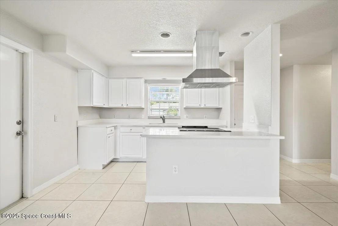 Photo of 680 Bluefields Street SE