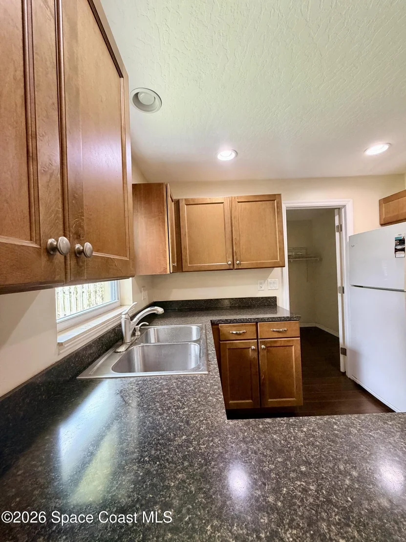 Photo of 550 Comanche Avenue