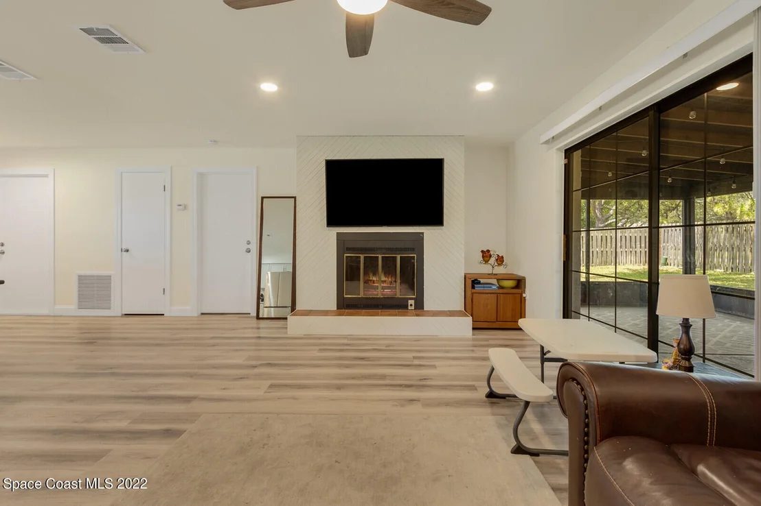 Photo of 1878 Ontario Circle N