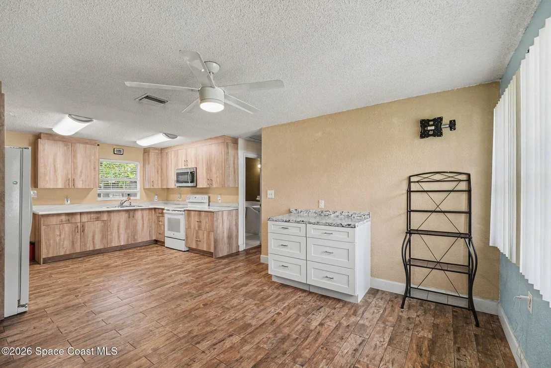 Photo of 336 Bay Avenue