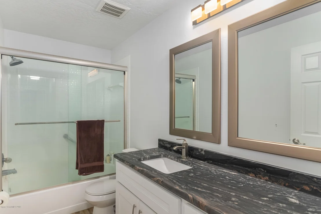 Photo of 550 Deerfield Drive