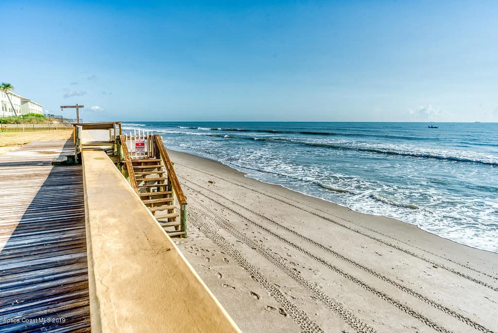 Photo of Unit 607 at 205 Highway A1a