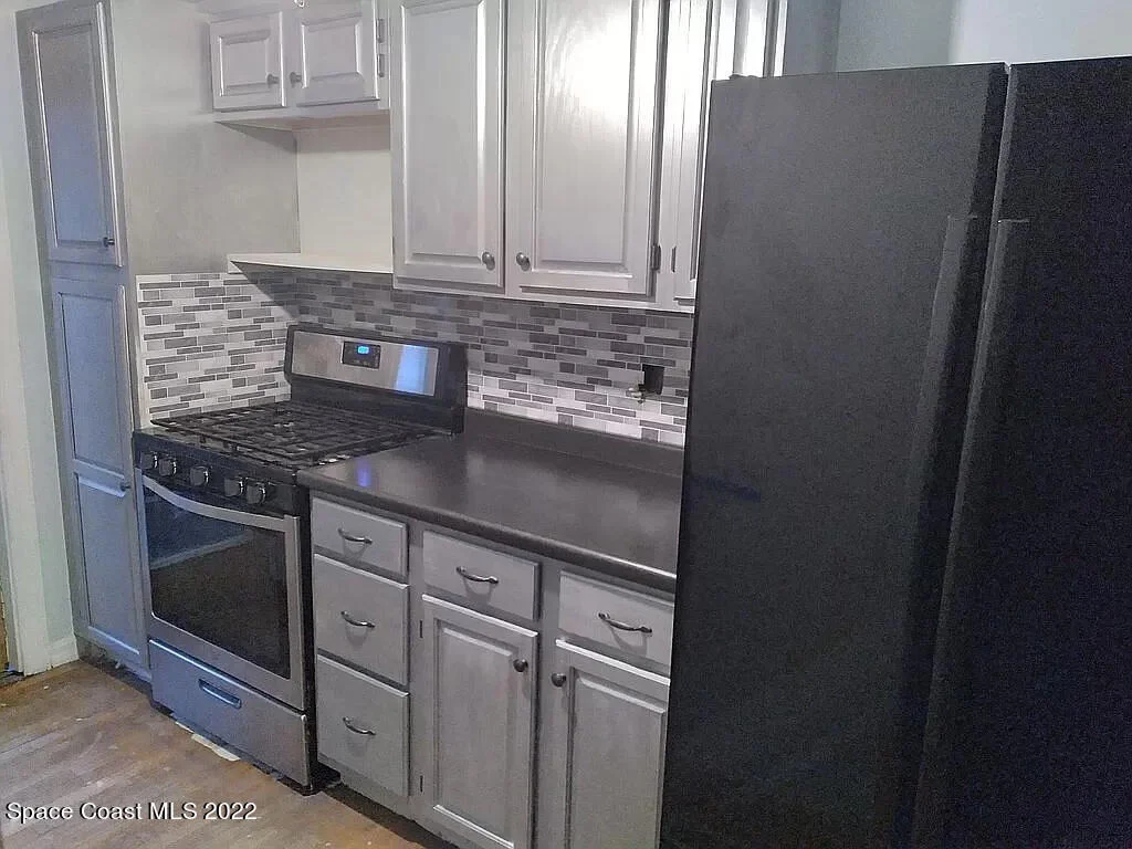 Photo of 2595 Parrish Road