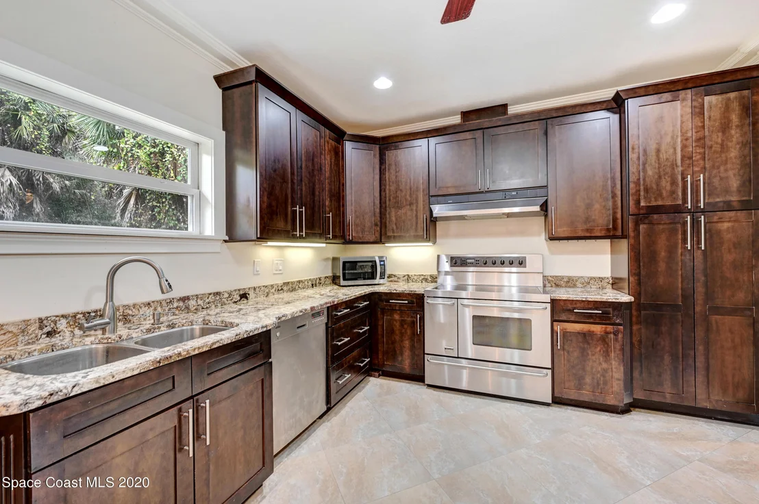 Photo of 6420 South Drive