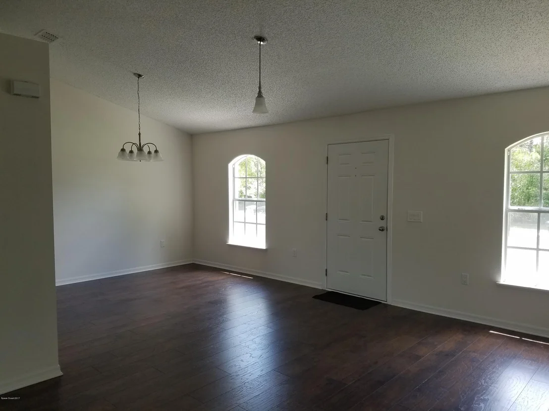 Photo of 8735 105th Avenue