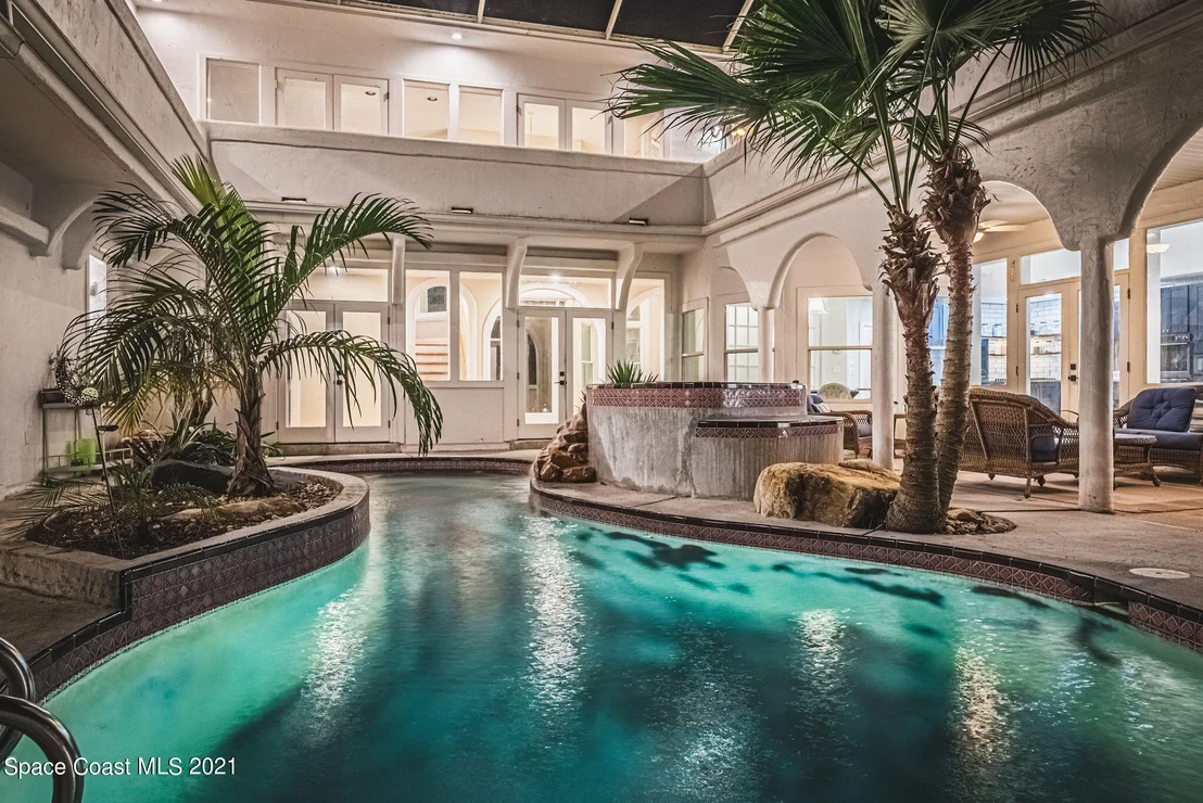 Photo of 472 Peregrine Drive