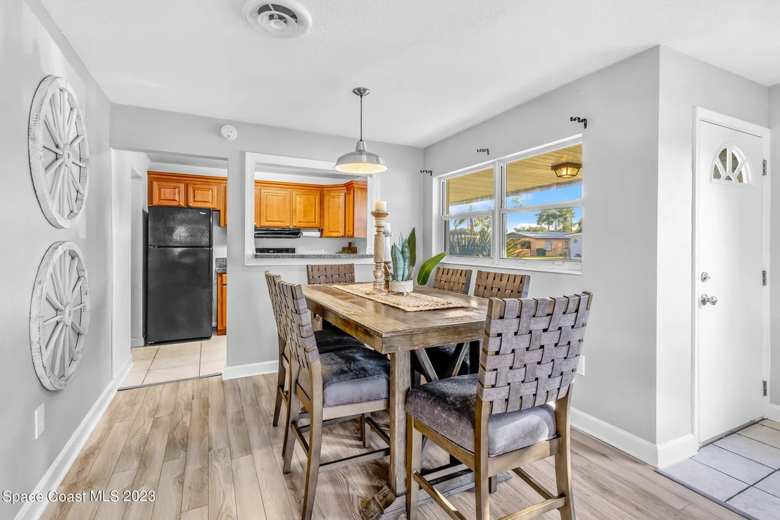 Photo of 696 Teak Drive