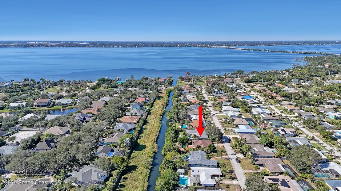 Photo of 235 Sand Dollar Road S