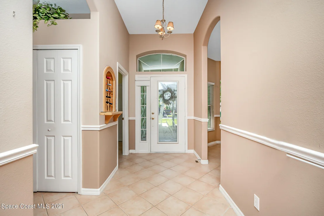 Photo of 4691 Portage Trail