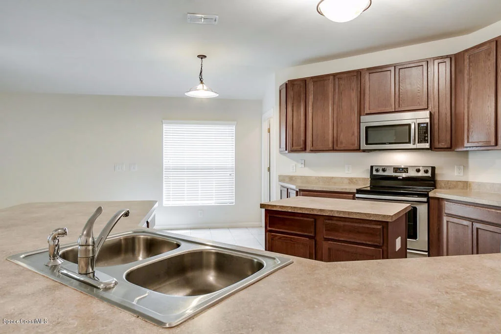 Photo of 534 Dryden Circle