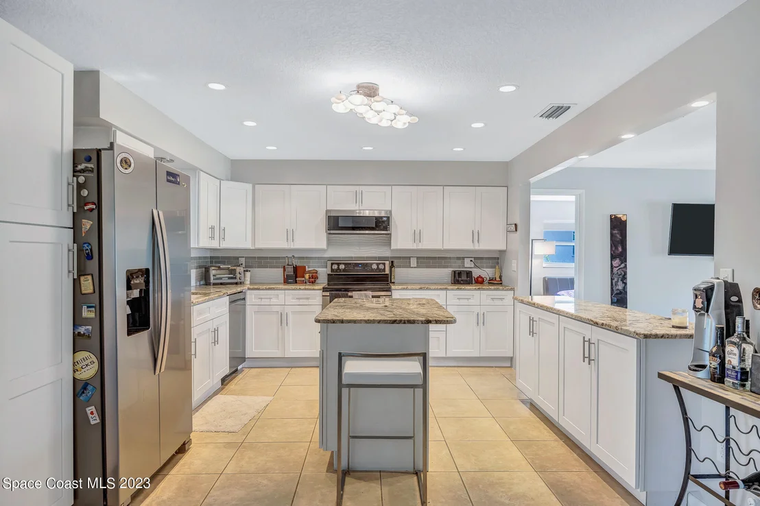 Photo of 380 Bahama Drive